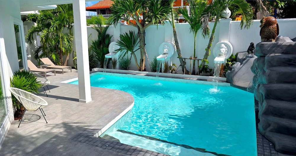 LUMALAND Luxury Pool Villa Pattaya Walking Street