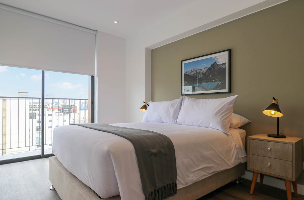w Fabulous 2BR w Balcony in Miraflores