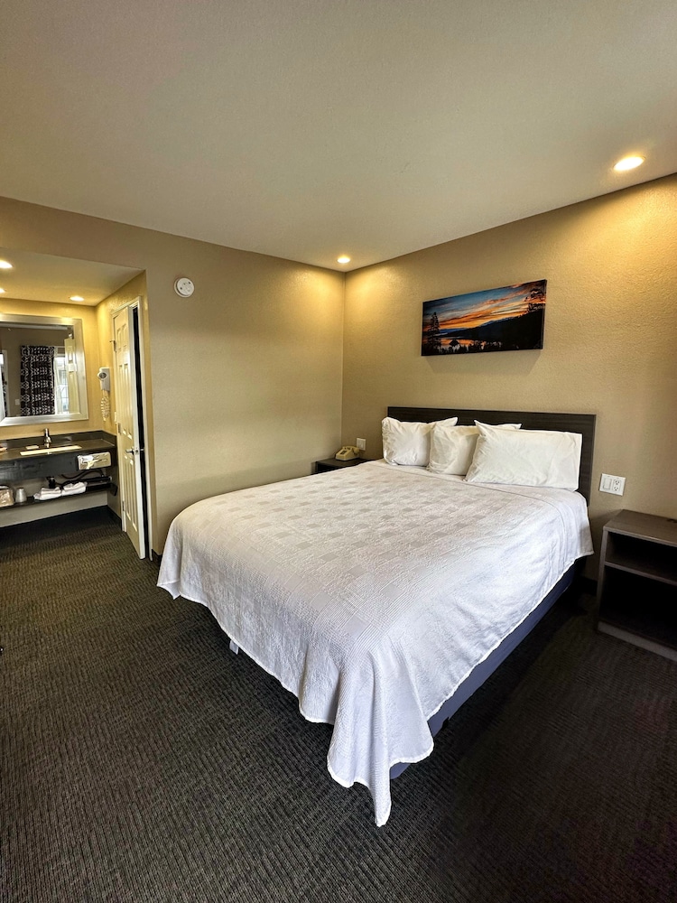 Lake Tahoe Vacations - Blackjack Inn South Lake Tahoe - Property Image 42