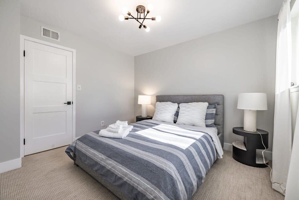 @ Marbella Lane - Cozy Modern Home w/ Relaxing Design & Pool