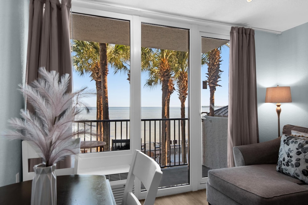 Bayside Inn 6282