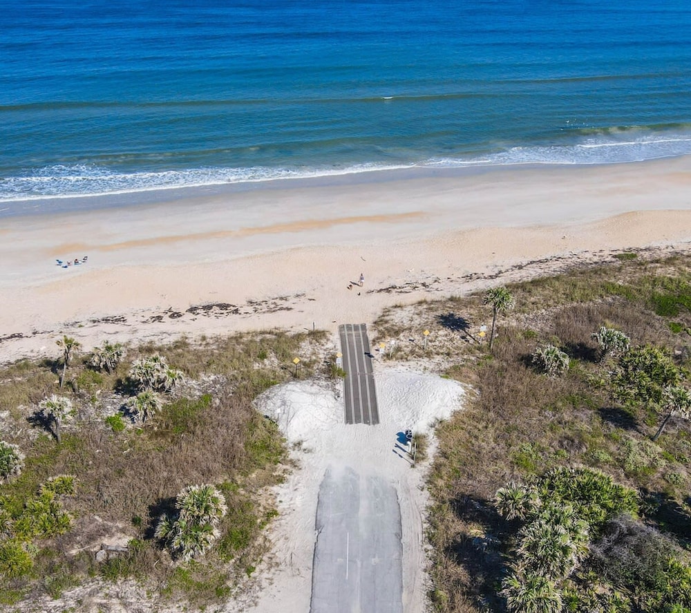 Beach Cottage 3 Bed 2 Bath Heated Pool Free Golf Cart Bring Your Boat RV Private 1AC lot