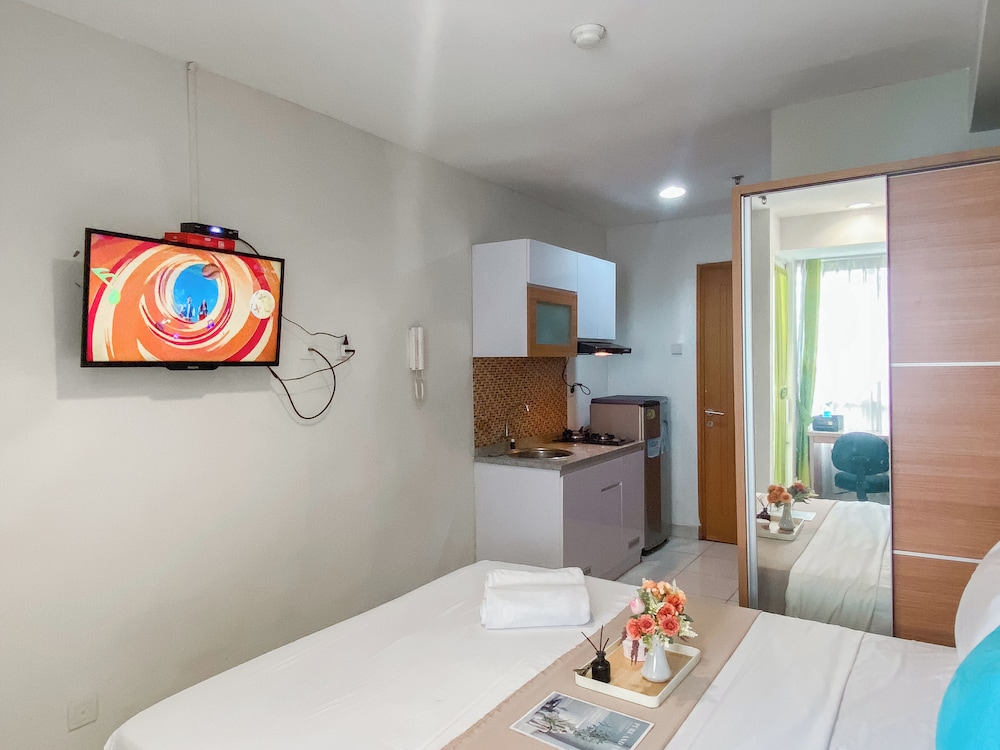 Serene And Nice Studio At Cinere Bellevue Suites Apartment