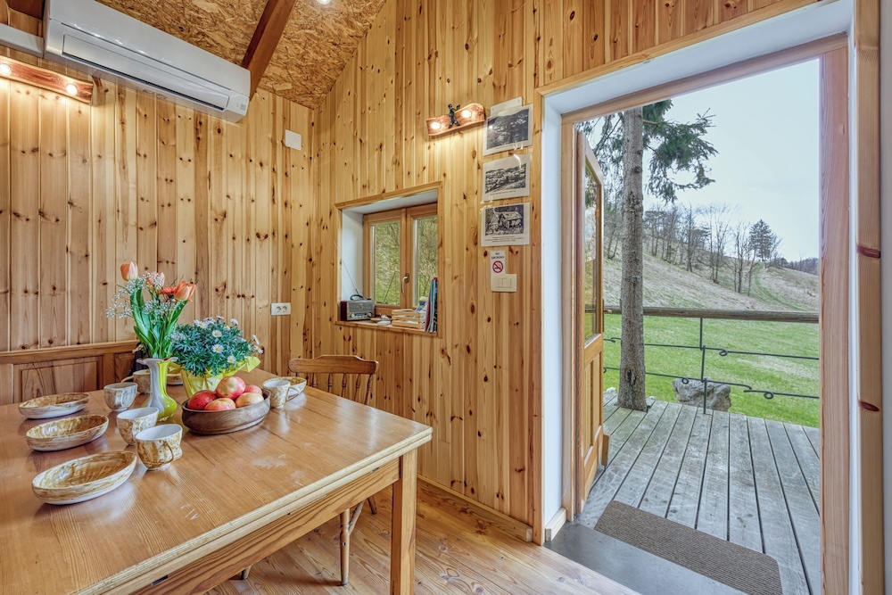Enchanted Cosy Chalet Kalanka