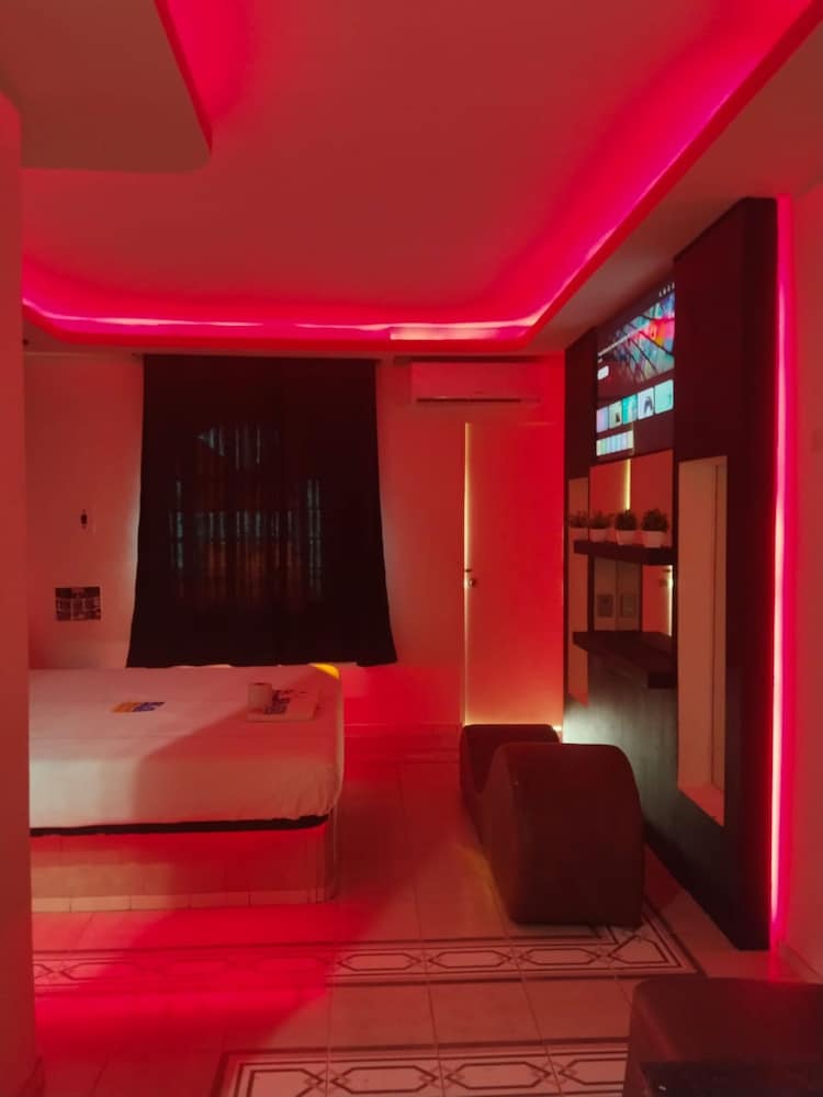 AUTO HOTEL CONSTELACION
