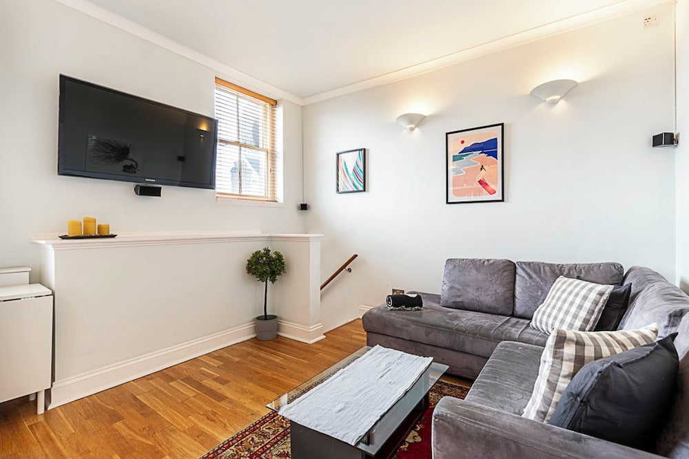 Charming One-bedroom Gem in Earls Court