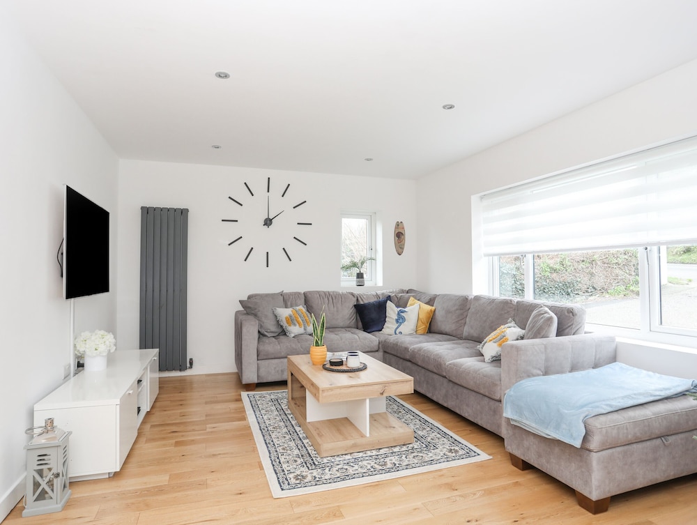 Clydfan, No 1 Trearddur Road