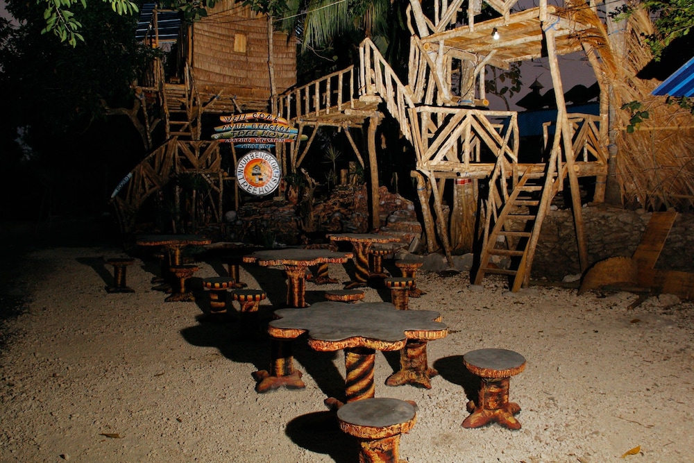 Nyuh Bengkok Tree House