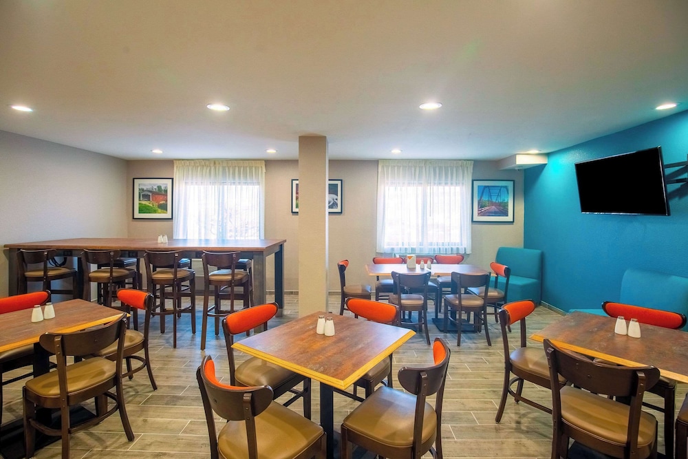 Quality Inn & Suites Hammond Near I-8090