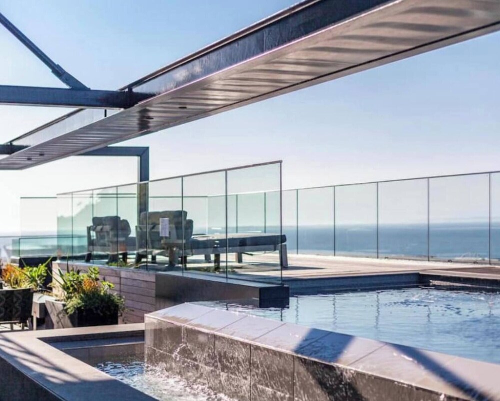 Exclusive Apt With Balcony, Stunning Views & Pool