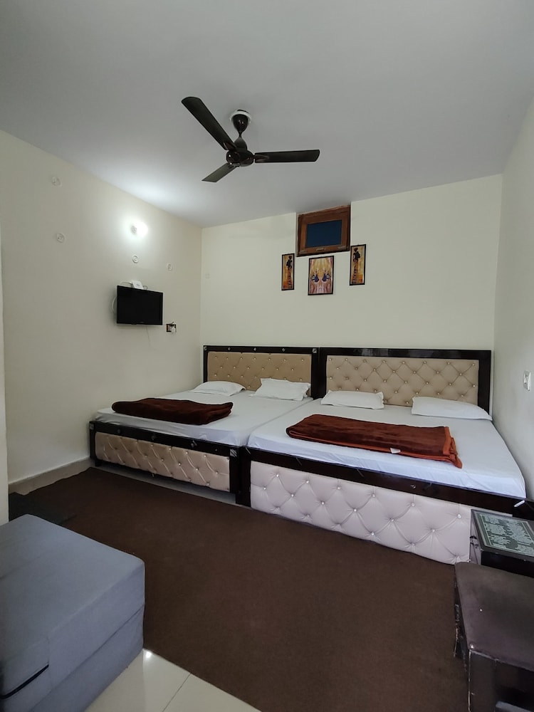 Sri Shakti Hotel & Restaurant