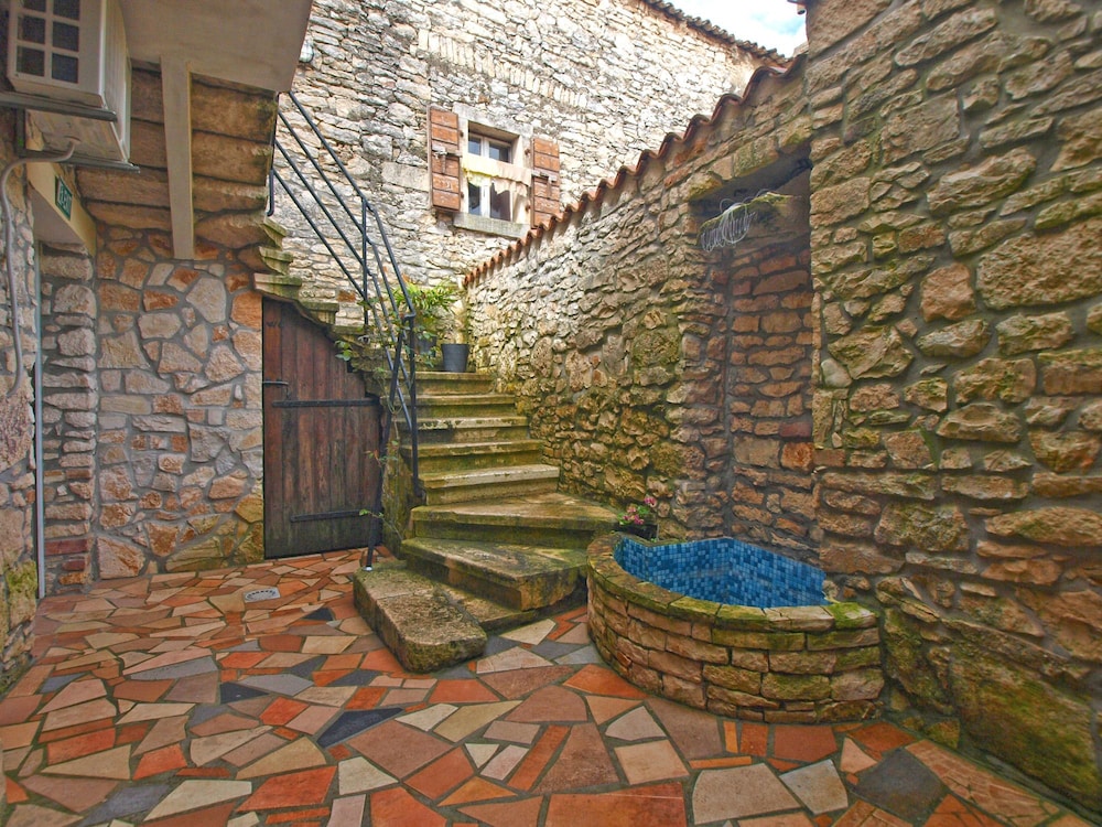 Photo 35