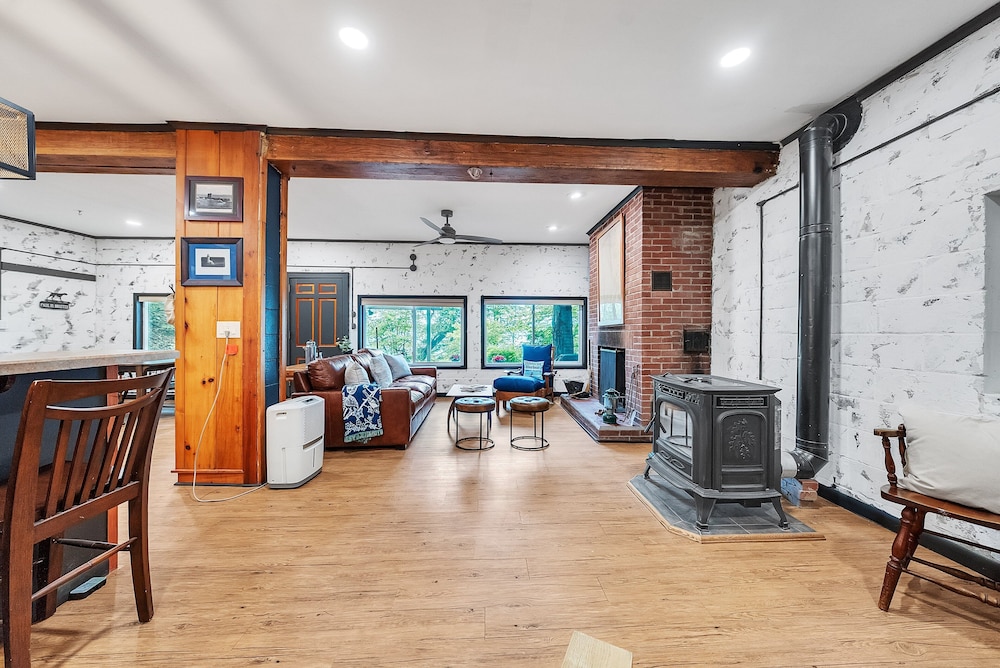 Peaceful Lakefront Getaway On Cayuga Lake 4 Bedroom Cottage