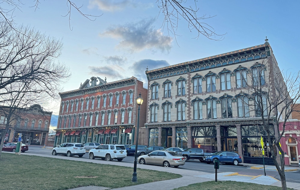 Historic Plaza Hotel