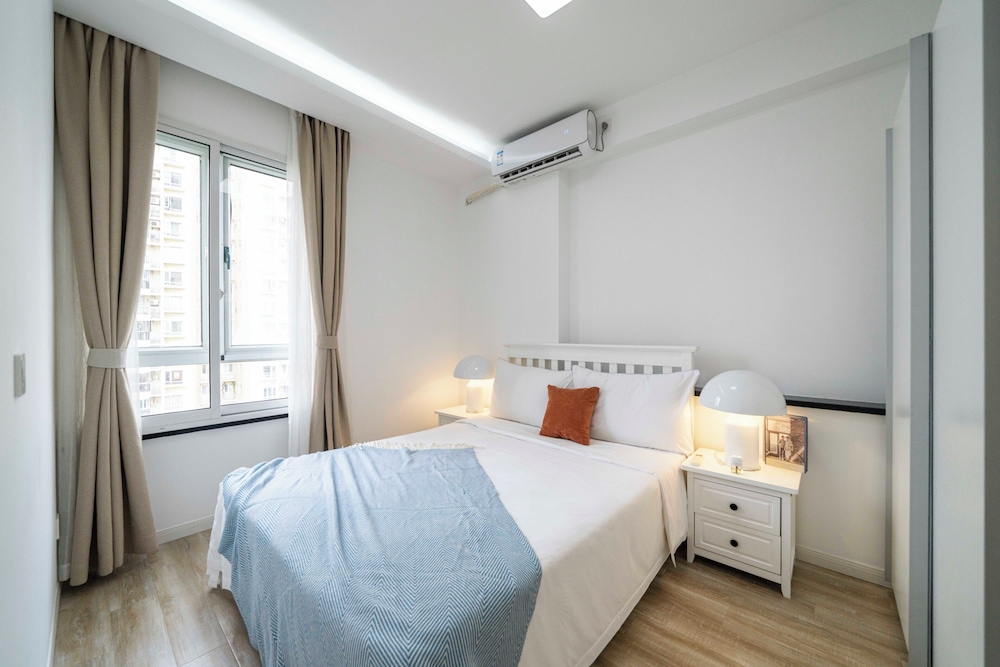 Tyms Luxury 4BR 2BA APT Garden