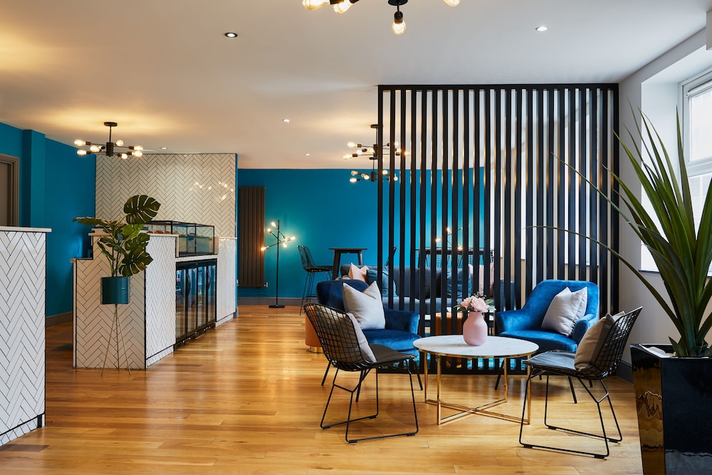 Reading Central Serviced Apartment by Viridian Apartments view 2