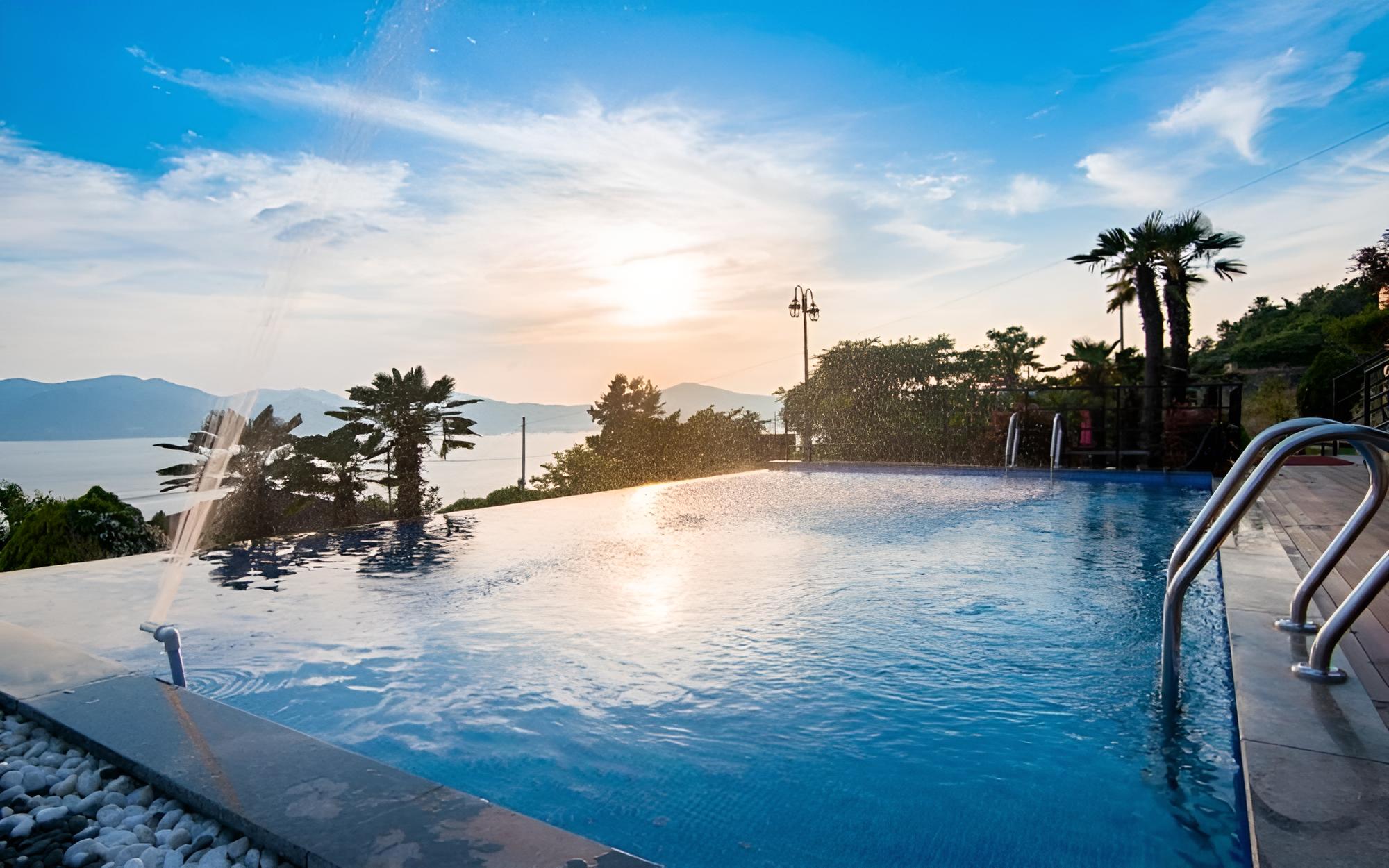 Namhae Skyblue Sea Pension view 4