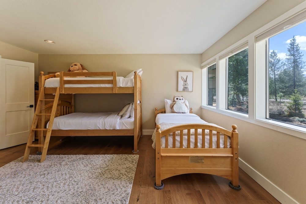 20 Aspen Lane 5 Bedroom Home