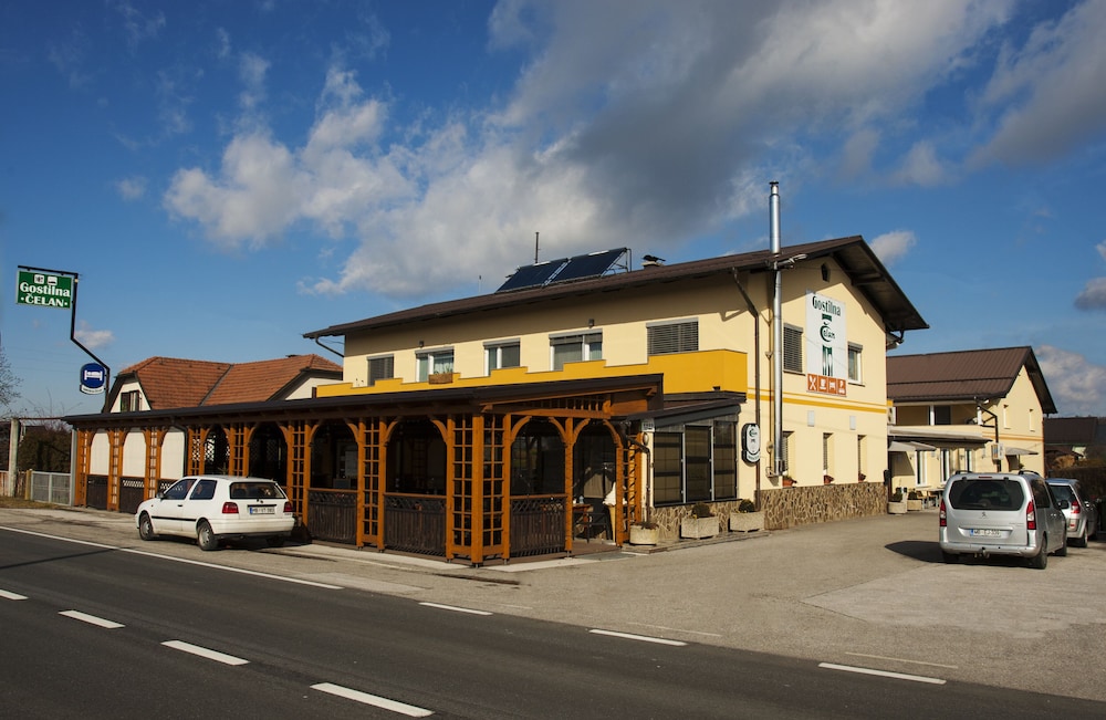 Hotel Guesthouse Čelan - Image 1