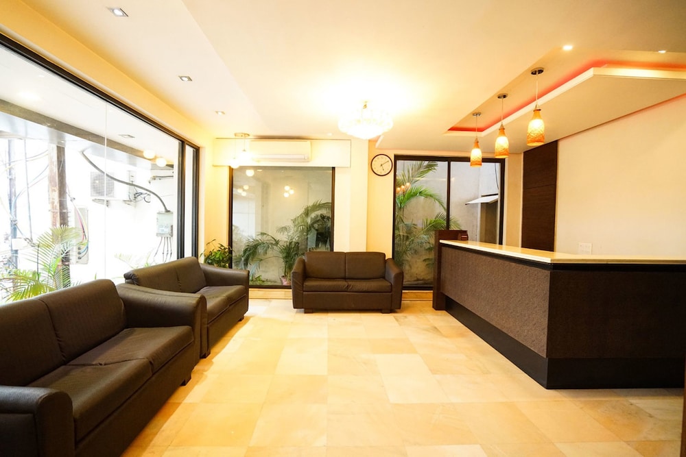 Lobby & Reception
