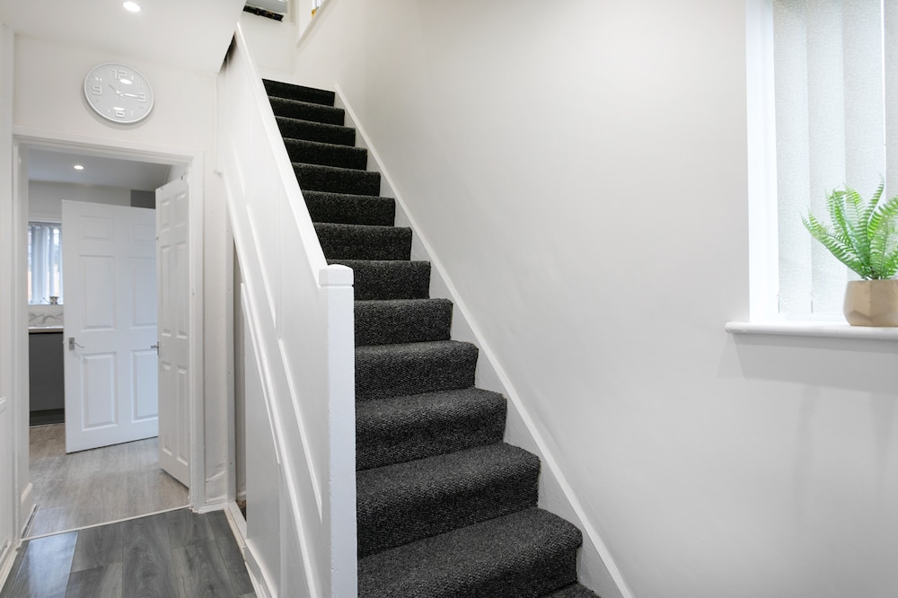 Nottingham Top Serviced Home view 3