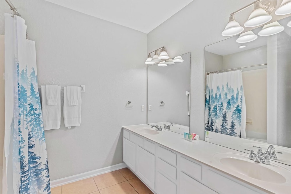 Vista Cay Swanky