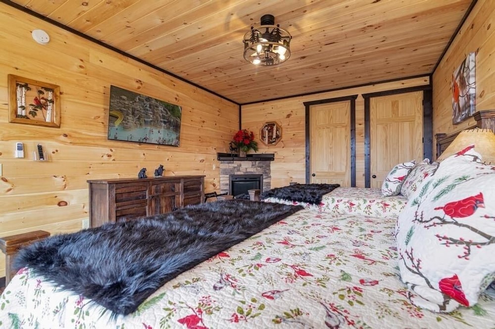 Cabin Fever - 2 Bedrooms, 2 Baths, Sleeps 8 2 Cabin by RedAwning view 2