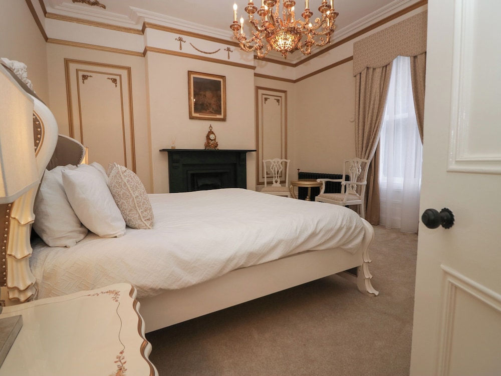 Beechgrove Manor