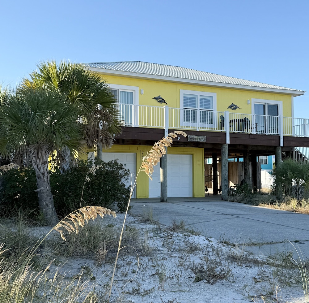 Seaside Bungalow 1 Bedroom Home