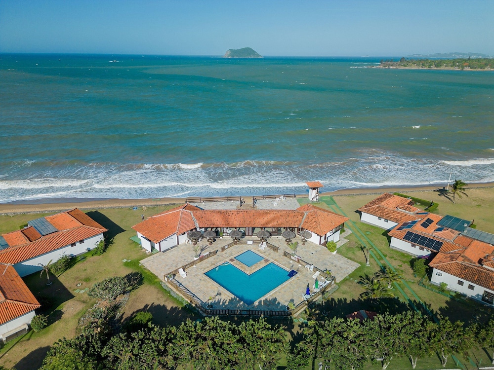 Bz60 Casa em condomínio pé na areia