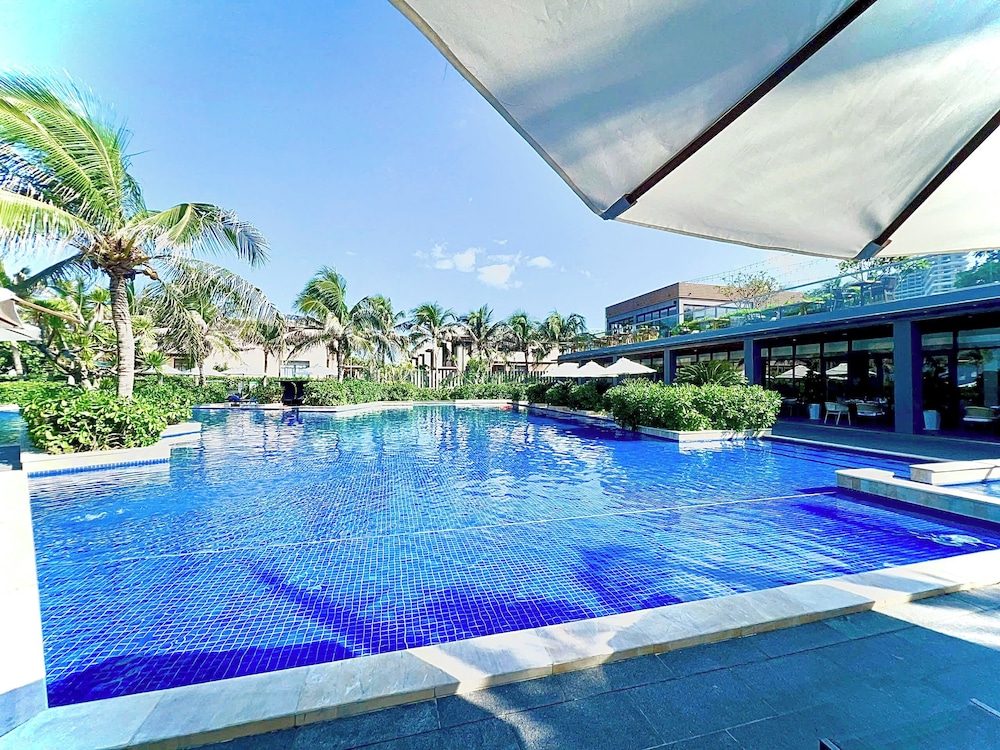 Deluxe Villa Beach Front