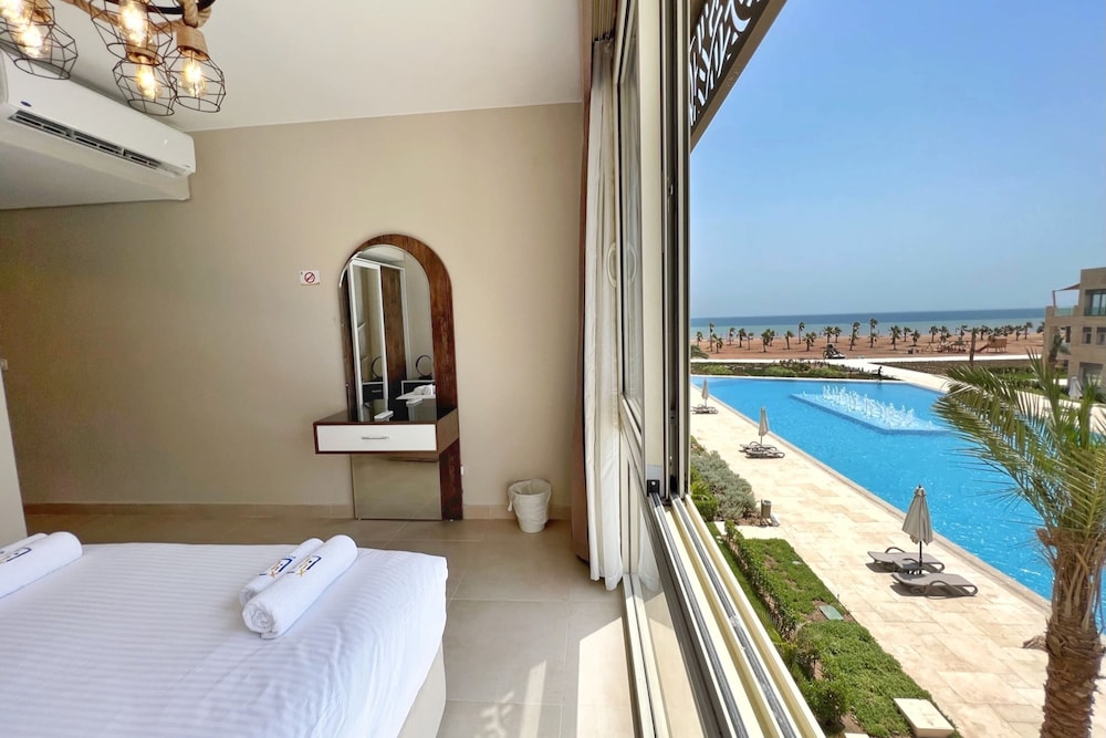 Xuru Stays I Roomy & Relaxed 1bdr @ Mangroovy Free Beach & Pool