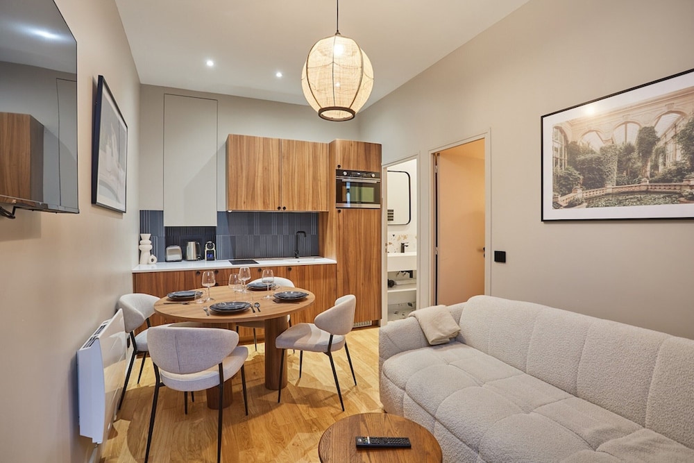 Apartment Center of Paris