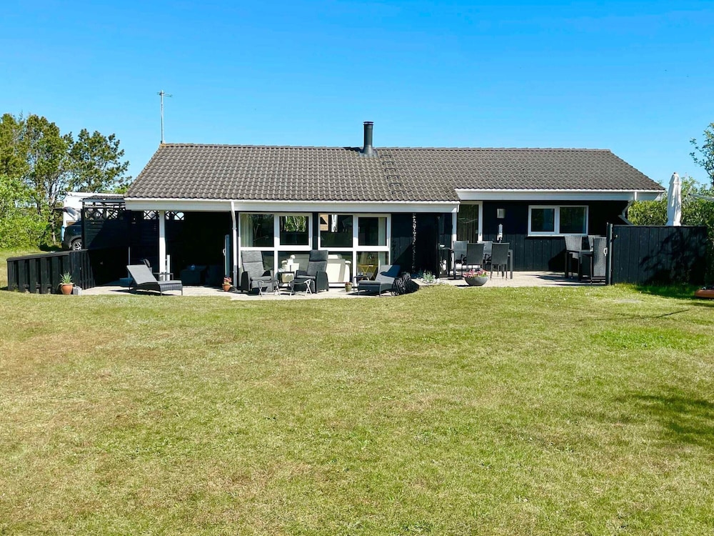 5 Star Holiday Home in Saeby