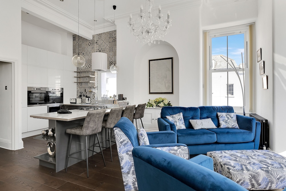 2 Bed - Hoe Heights by Smart Welcomes