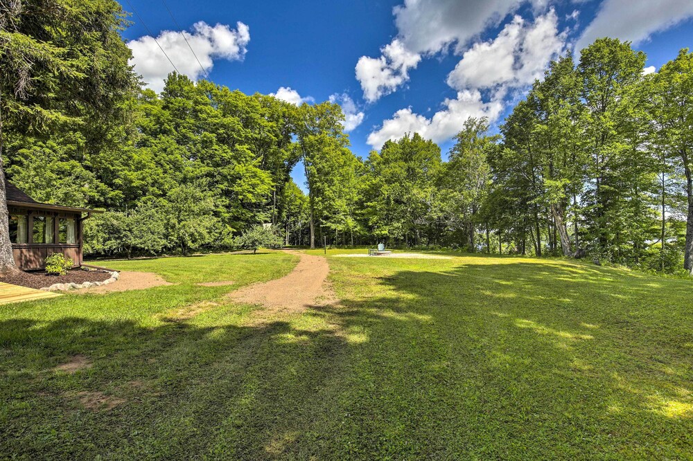 Dog-friendly Park Falls Cottage w/ 5 Acres & Lake view 5
