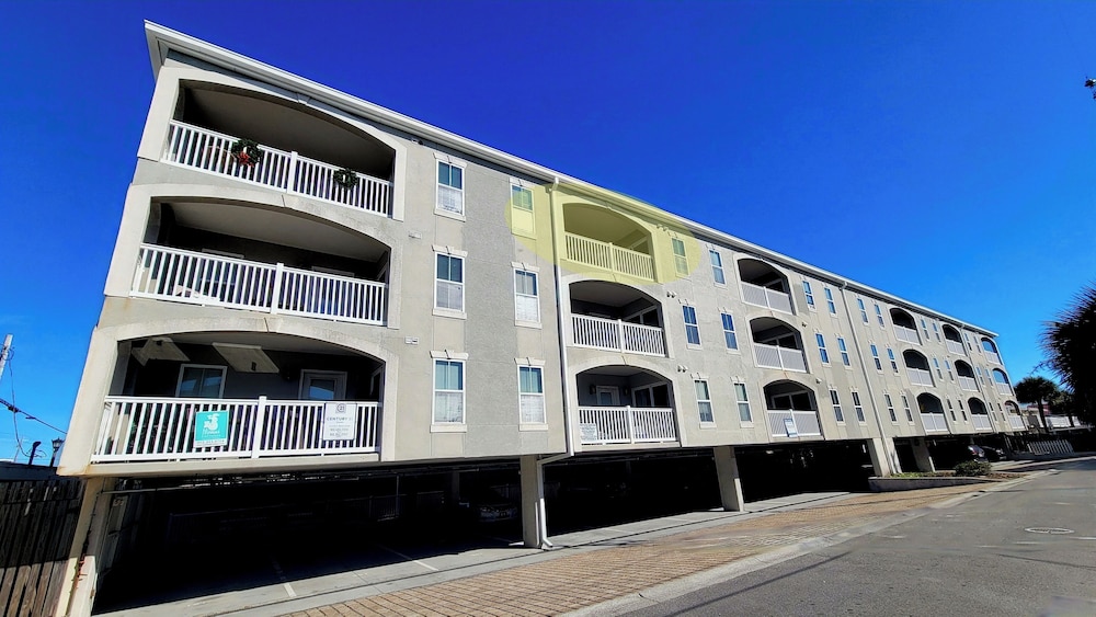 Pelican Landing 302 by Tybee Vacation Rentals