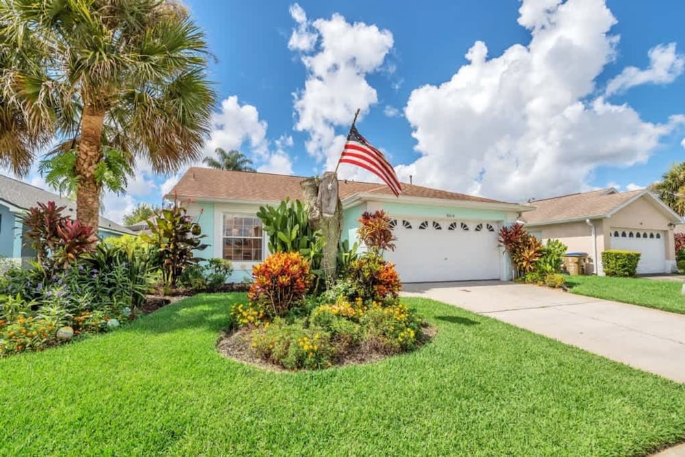 Minutes From Disney Themed 2 Bd Villa With Private Pool