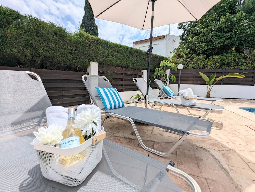 Blue Estia Villa - Pool Wifi Summer Breeze