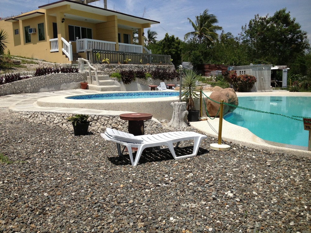 Moalboal Beach Resort
