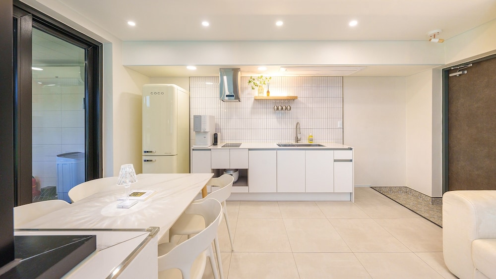 Gangneung Staydasiolgae Poolvillapension