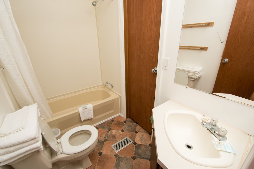 Outer Banks Motel - Village Accommodations
