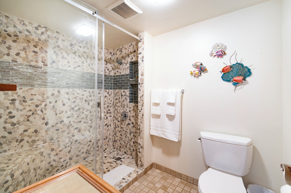 Polo Beach Club Vacation Rentals - APlus Resorts