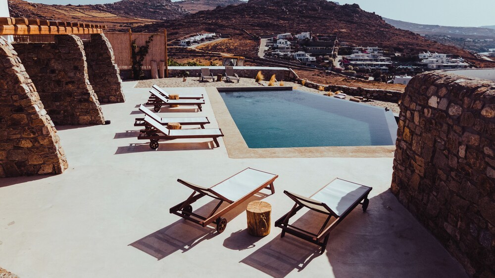MvibesMykonos homes and studios