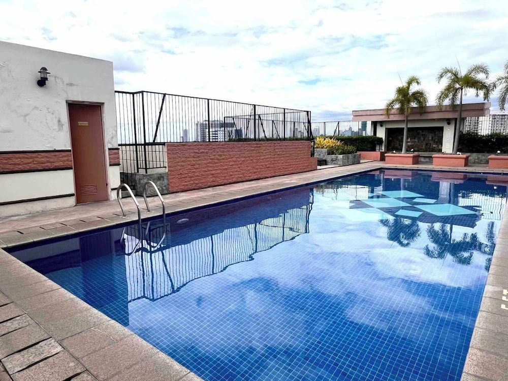 BGC Mckinley City Center Apartments
