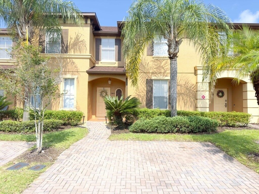 Luxury Home 4 Bd Minutes From Disney 4 Bedroom Townhouse view 5