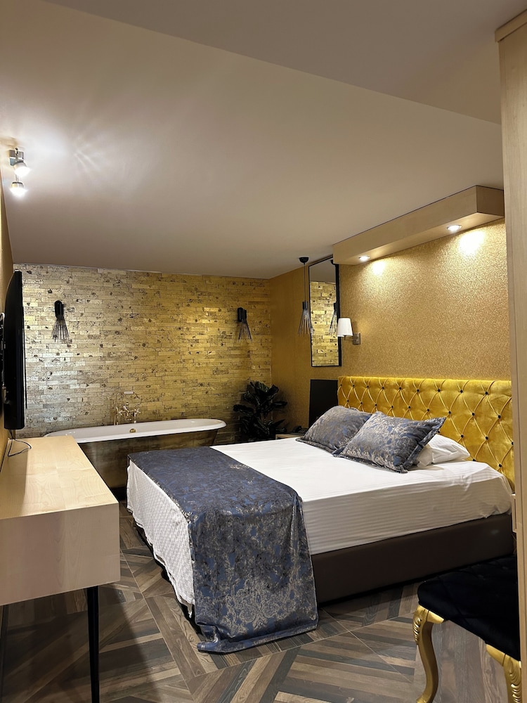 Royal Çeşme Otel - Image 8