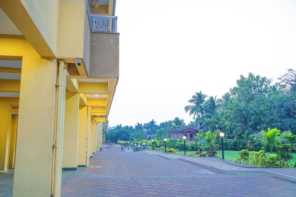 Alaya Stays Veera Serina 3 BHK with Pool