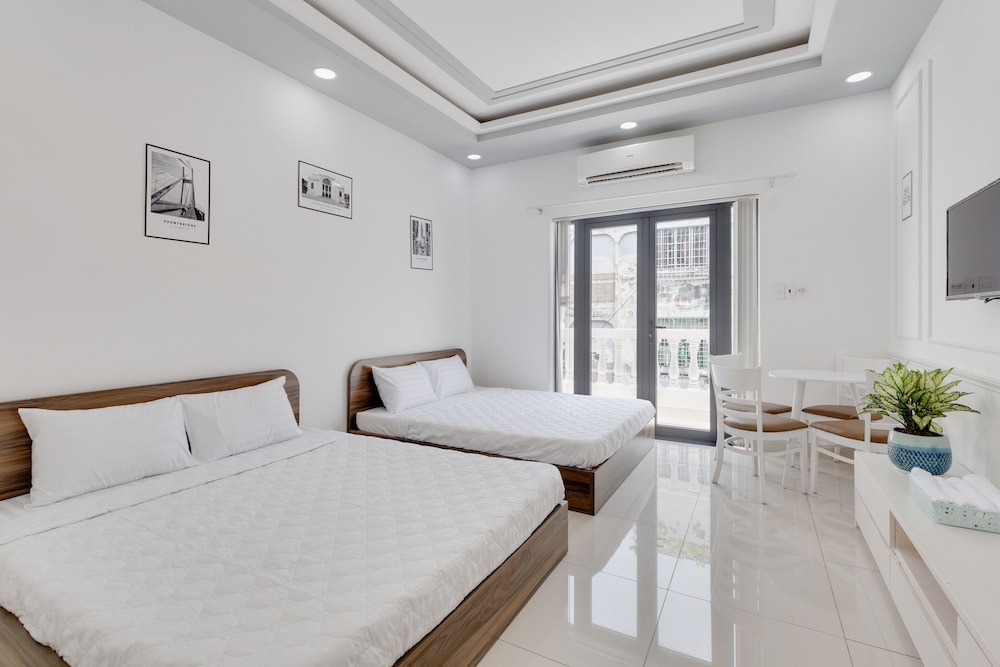 Saigon Authentic Hostel & Tours