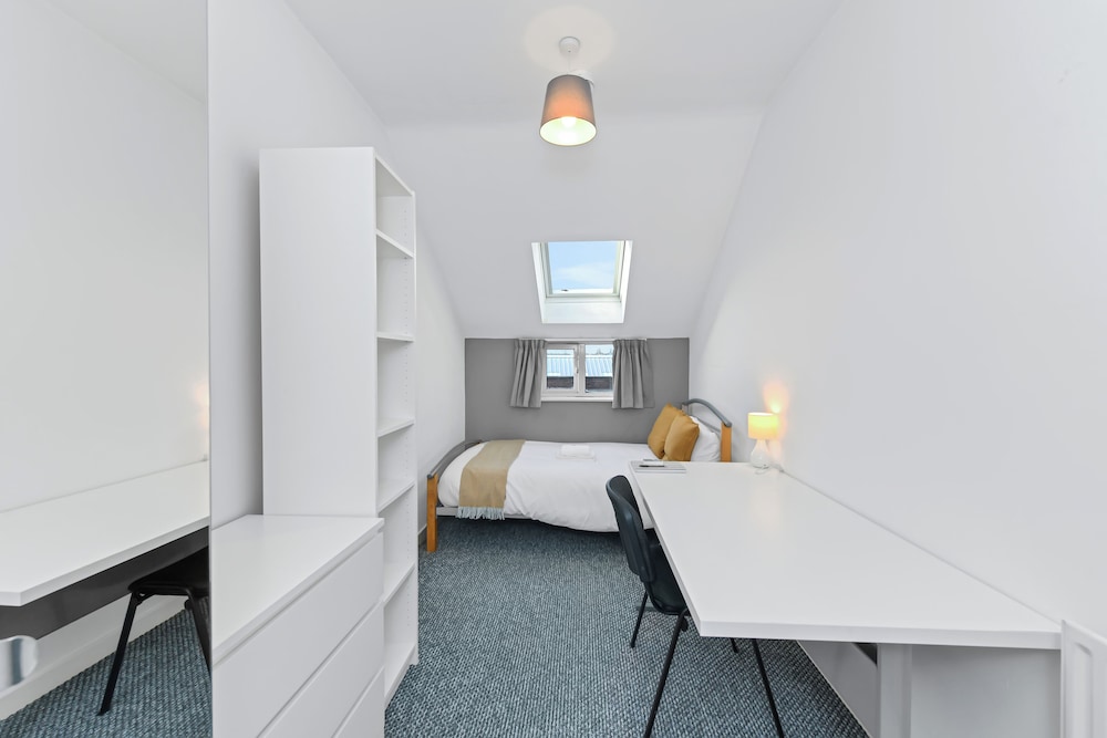 Montpellier Road 125